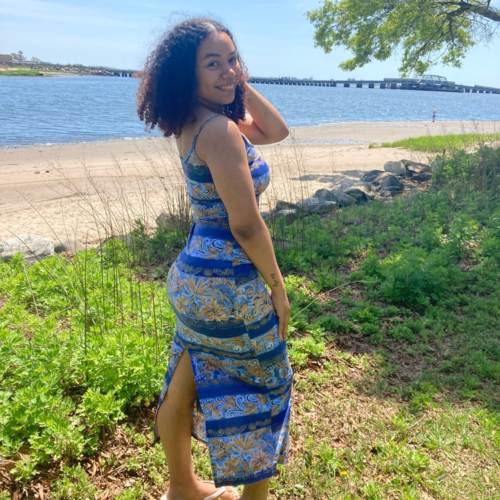 Summer dress with slit